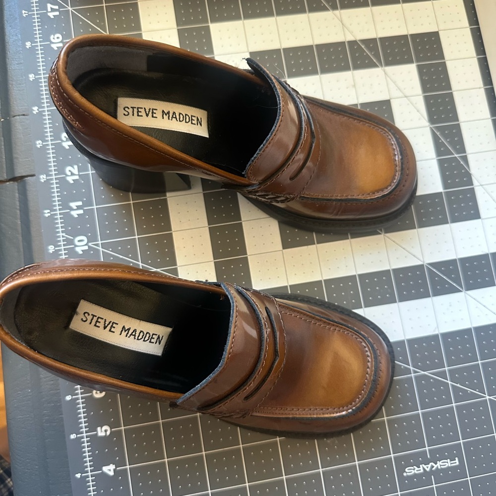 Leather Steve Madden Tan Block Heel Loafers size 6.5 - Picture 4 of 7